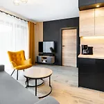 Good Time - Stone Hill Iv Apartment